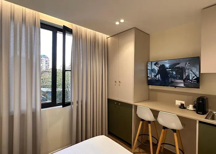 Matisse No29 - Center With Parking *